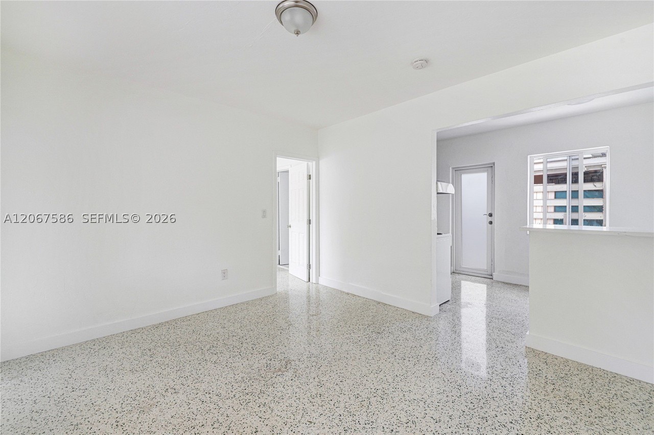 1202 Nw 34th St #1202 - Photo 6 of 15