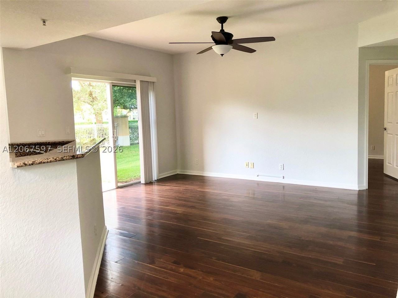 1811 Ne 5th St #1501 - Photo 5 of 33