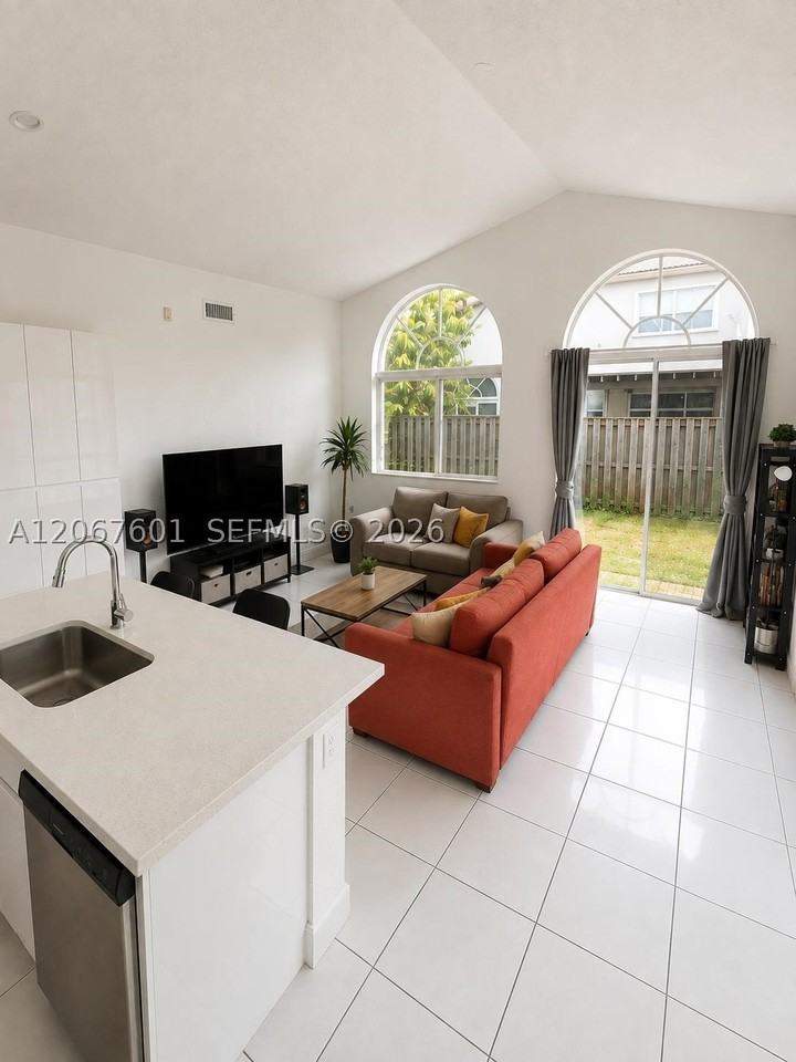 9763 Nw 29th St - Photo 2 of 23
