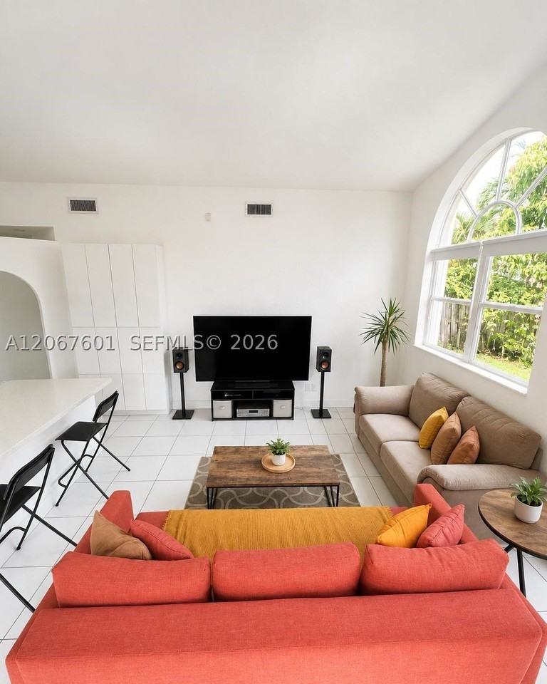 9763 Nw 29th St - Photo 5 of 23