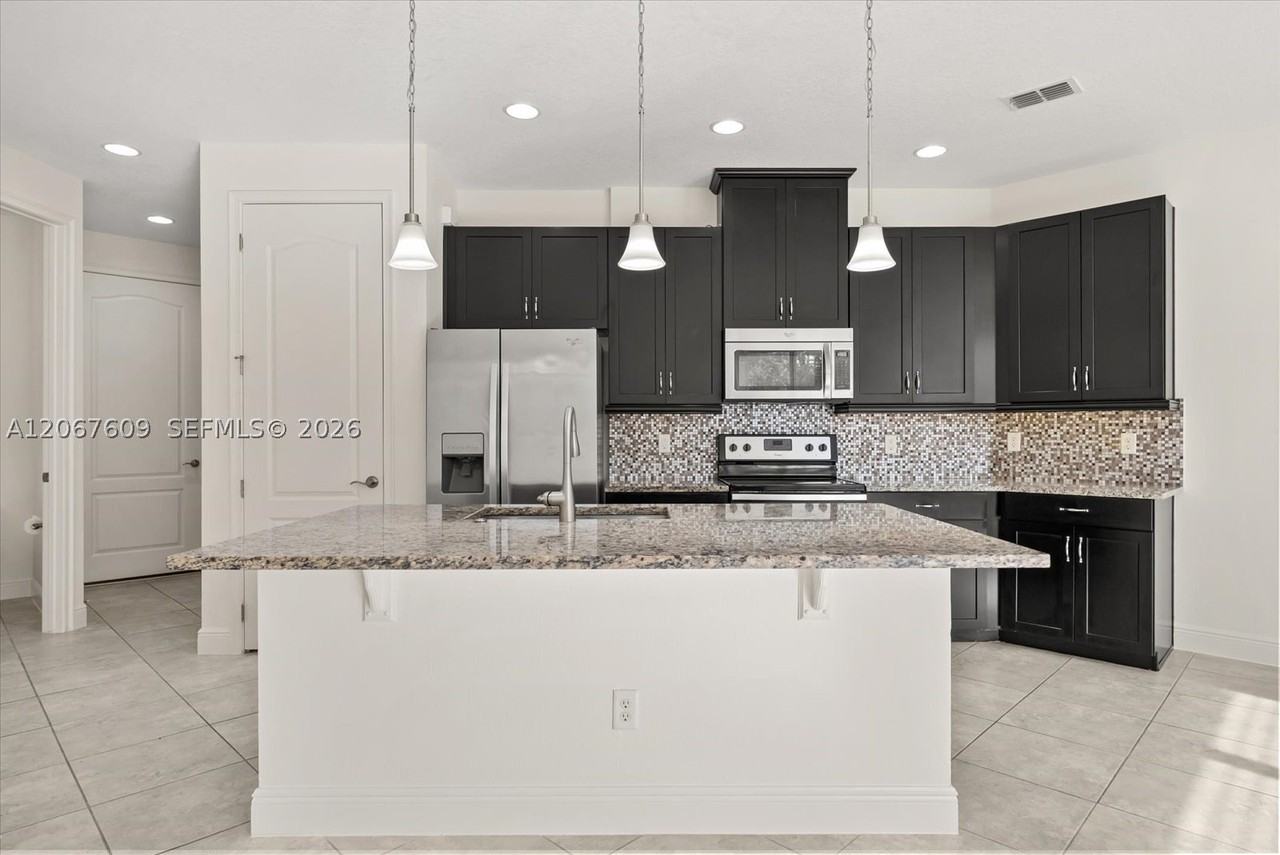 9829 Winnington St #9829 - Photo 5 of 33