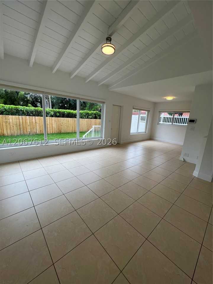 110 Sw 30th Rd - Photo 5 of 29