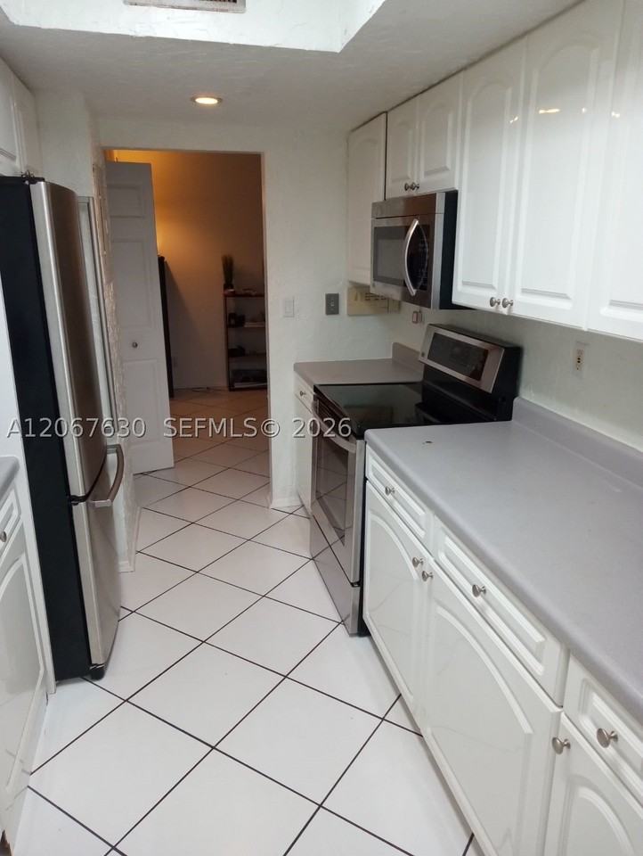 2700 Riverside Dr #108B - Photo 4 of 10