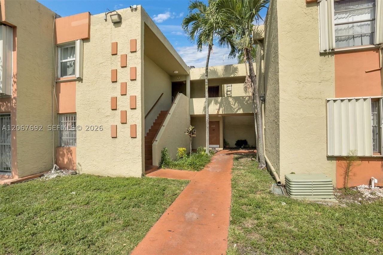 9370 W Flagler St #209A - Photo 3 of 5