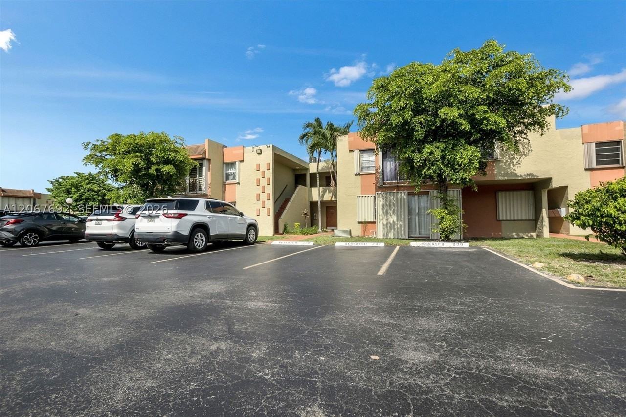 9370 W Flagler St #209A - Photo 4 of 5