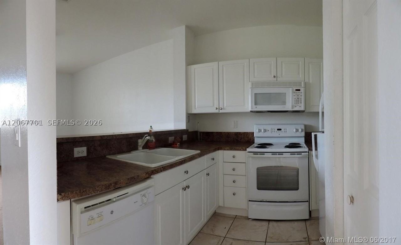 1395 Ne 33rd Ave #206-26 - Photo 5 of 23