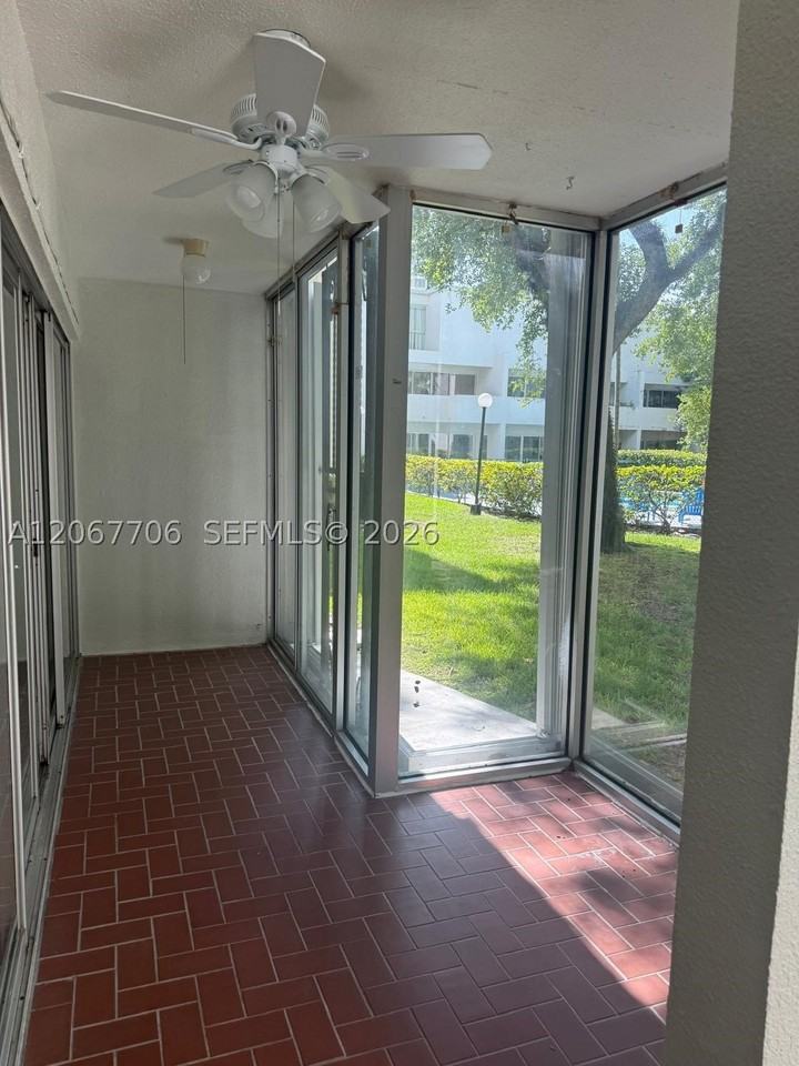 1916 Sw 17th Ave #36 - Photo 3 of 7