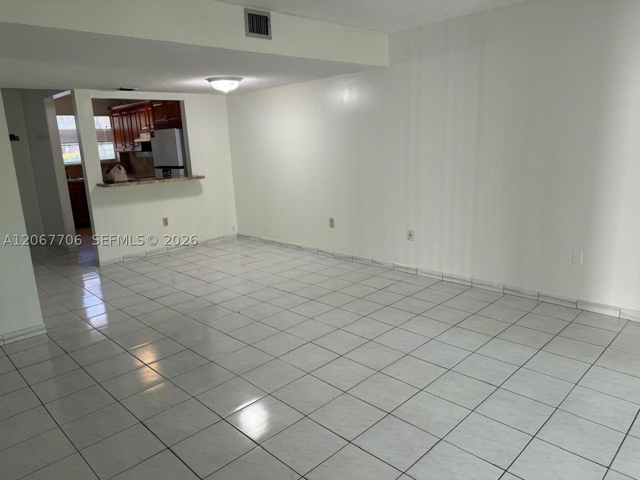 1916 Sw 17th Ave #36 - Photo 4 of 7