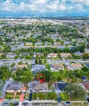 18011 Nw 6th Pl #0 - Photo 4 of 26