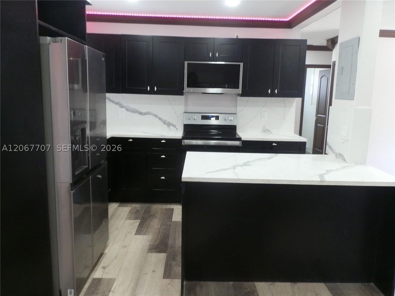 18011 Nw 6th Pl #0 - Photo 6 of 26