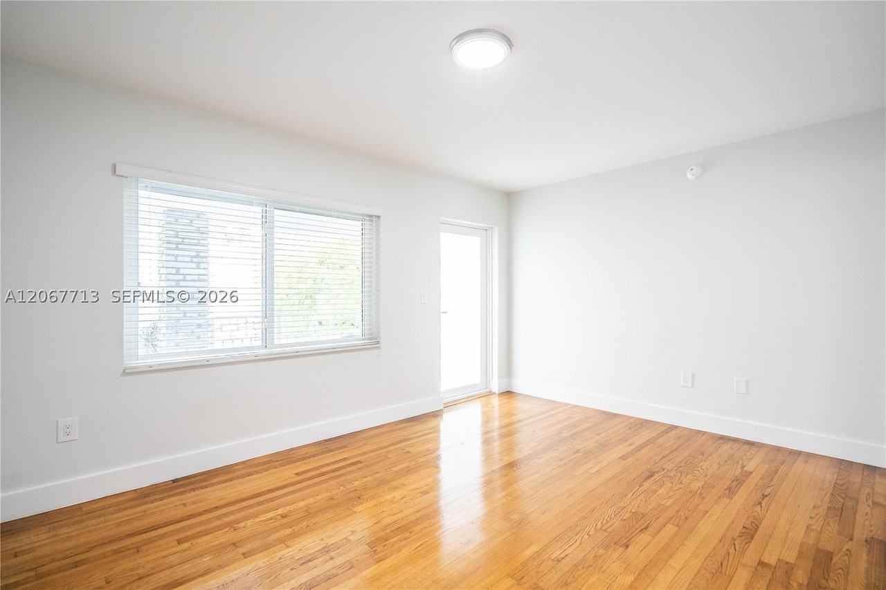 117 S Shore Dr #8 - Photo 3 of 16