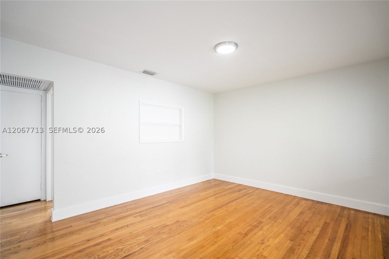 117 S Shore Dr #8 - Photo 4 of 16