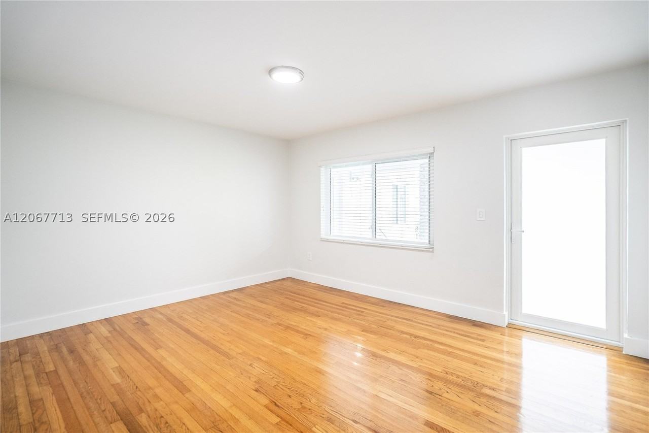 117 S Shore Dr #8 - Photo 5 of 16