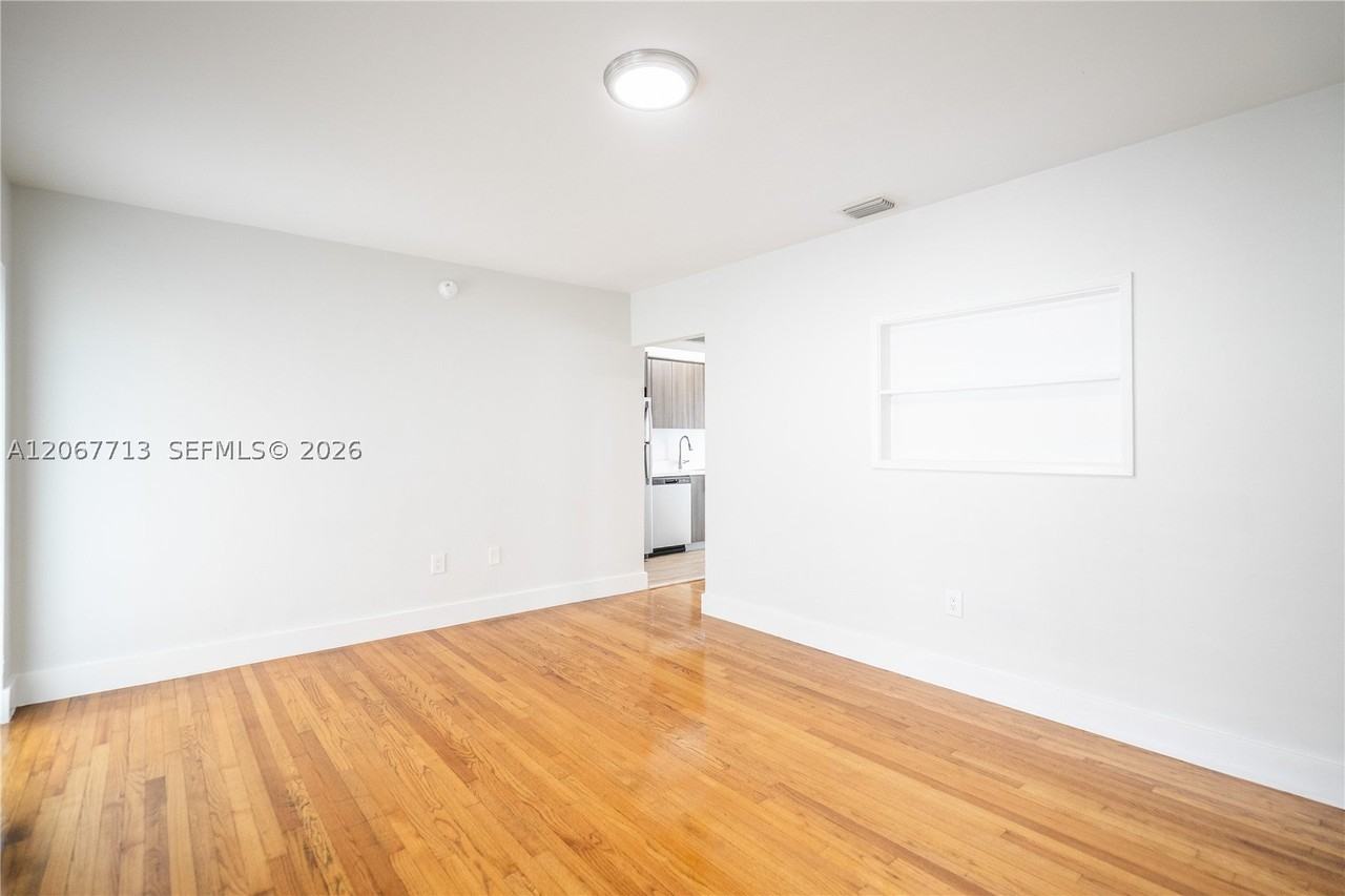 117 S Shore Dr #8 - Photo 6 of 16