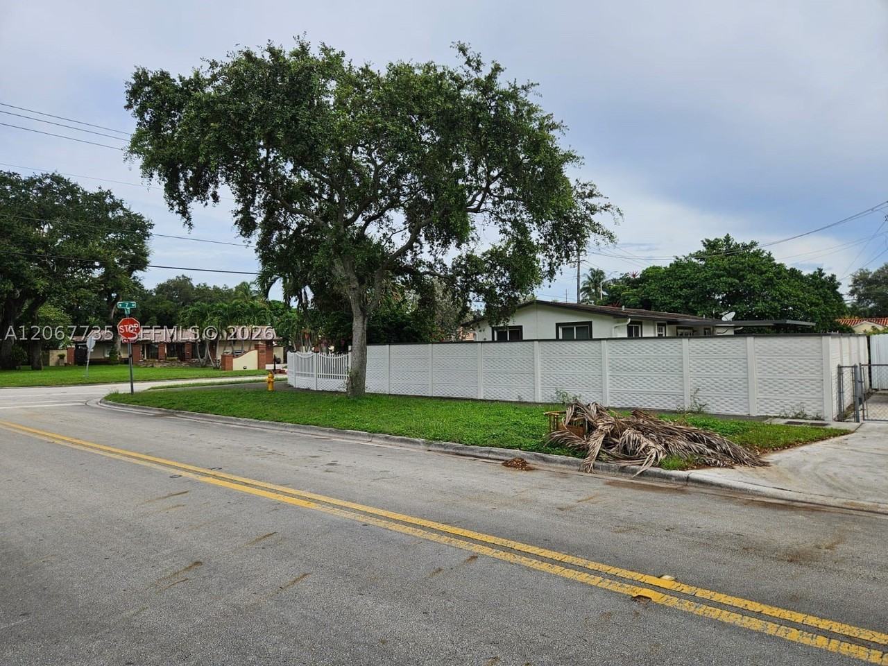 695 W 76th St - Photo 5 of 17