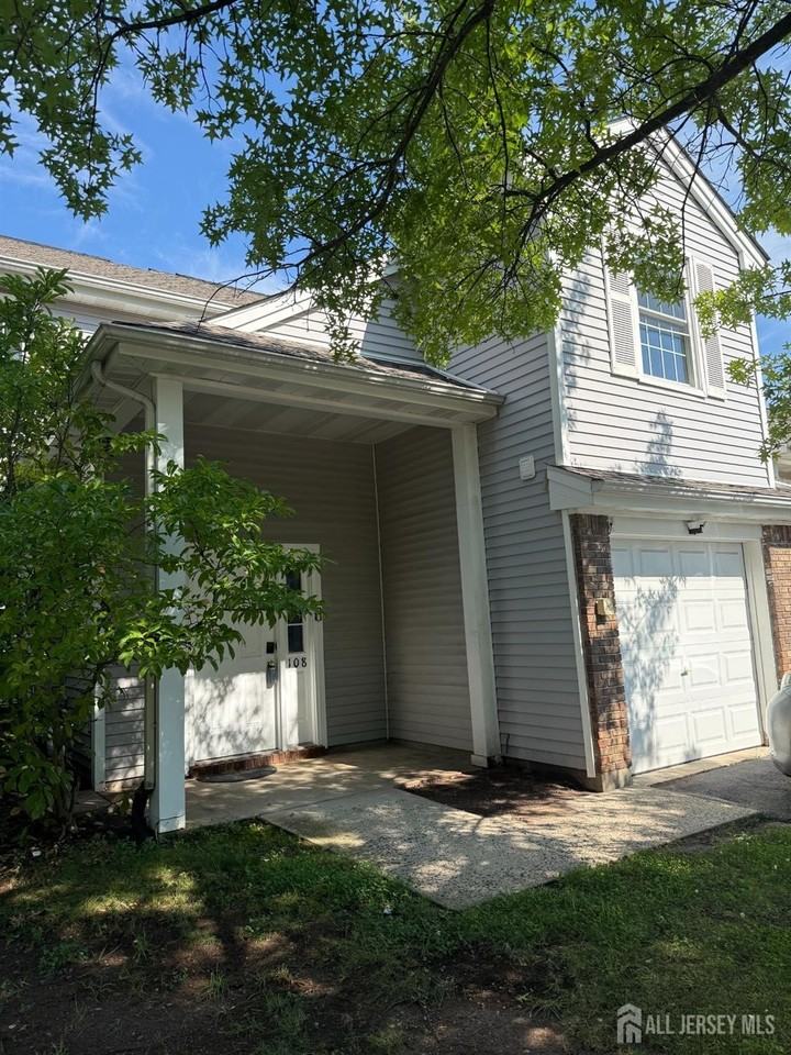 108 Lawrence Ln - Photo 2 of 16