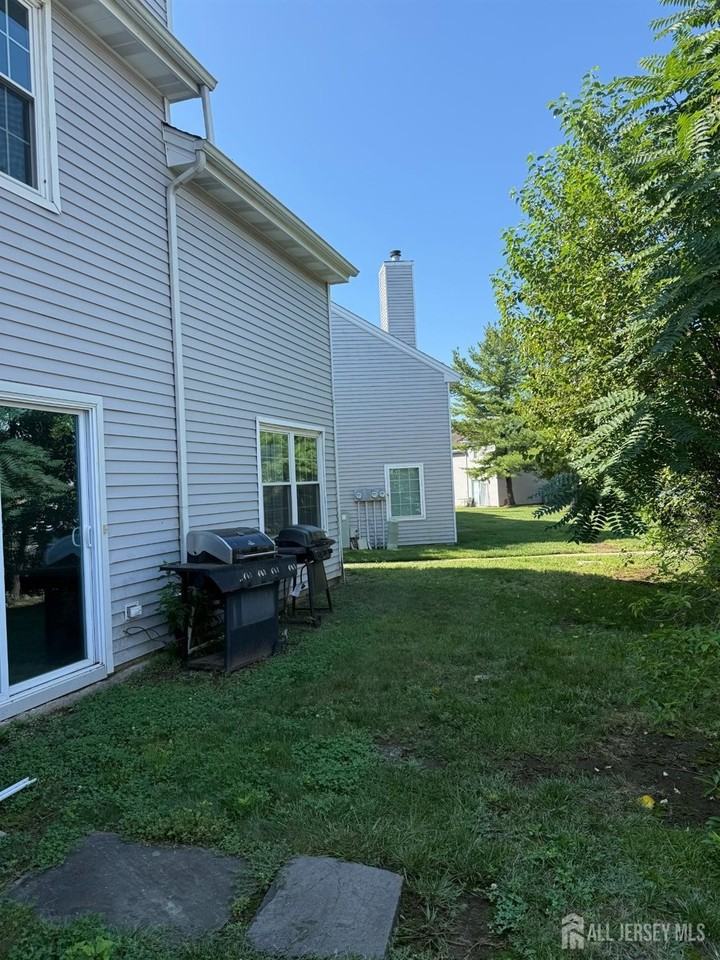 108 Lawrence Ln - Photo 5 of 16
