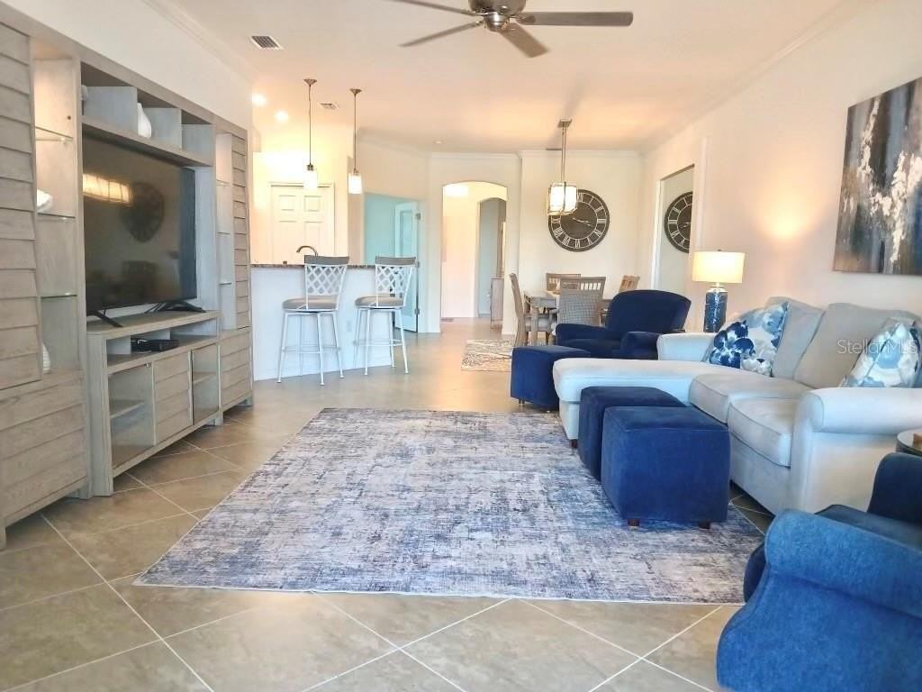 12568 Felice Dr - Photo 2 of 32
