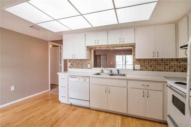 2415 Bayshore Gardens Pkwy #7 - Photo 6 of 24