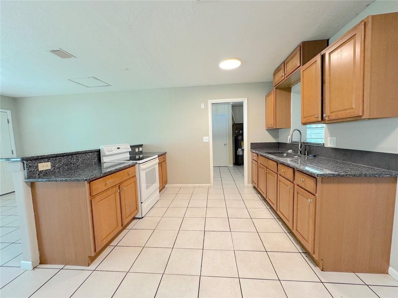 3883 Hawkeye Cir - Photo 4 of 25