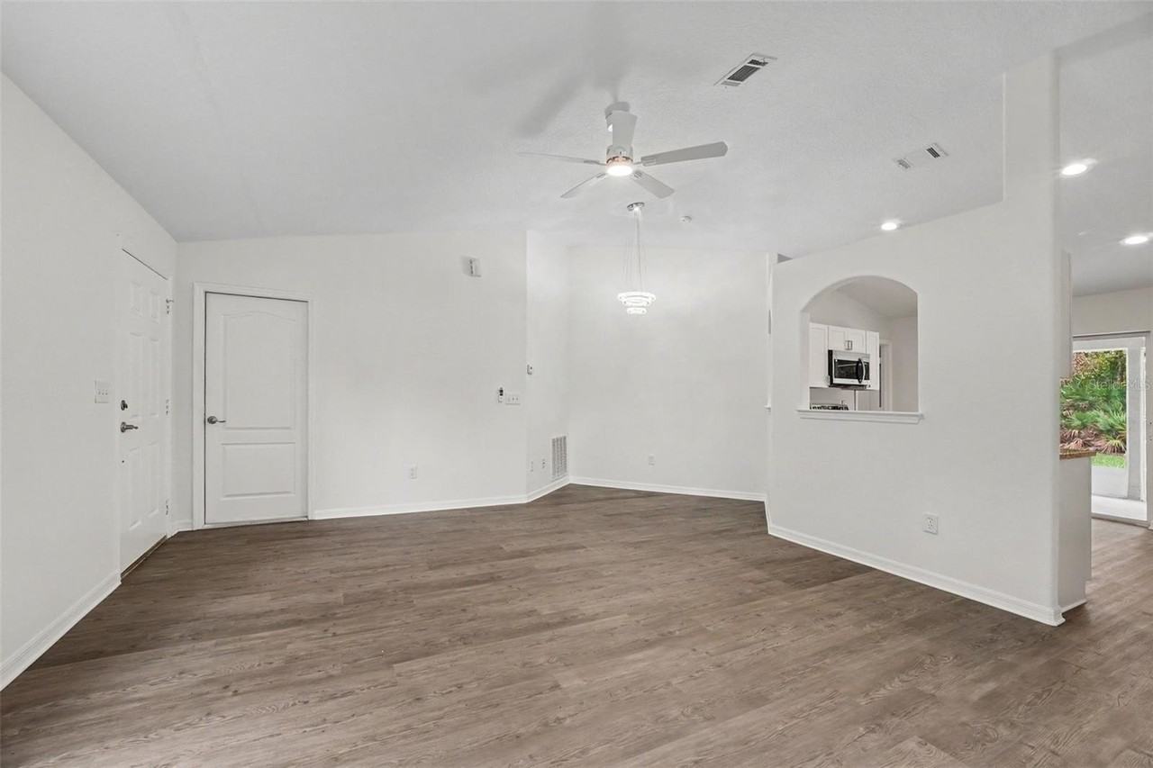 30 Piermount Ln - Photo 2 of 23