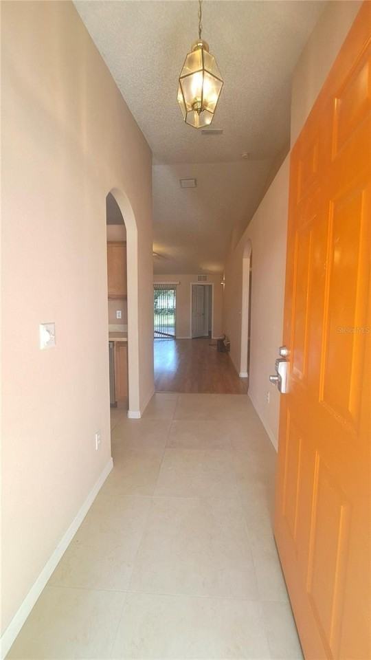 16 Lloshire Path - Photo 4 of 37