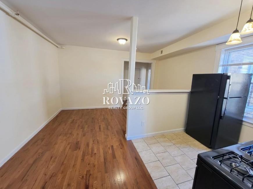 1305 Clinton Ave - Photo 2 of 6
