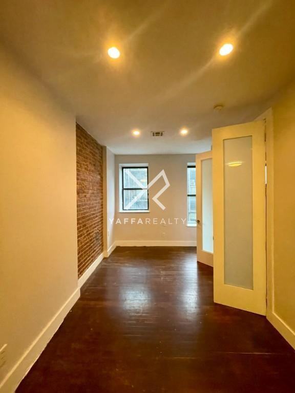 54 Eldridge St - Photo 3 of 5