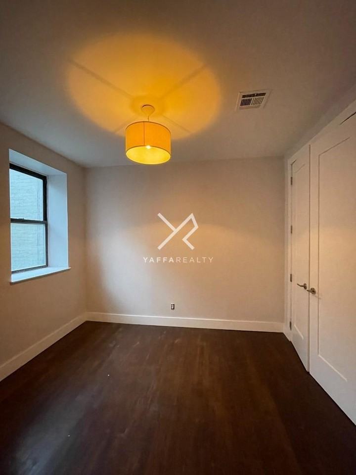 54 Eldridge St - Photo 4 of 5