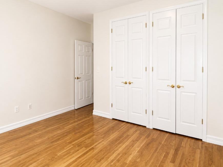 746 10th Ave - Photo 5 of 8