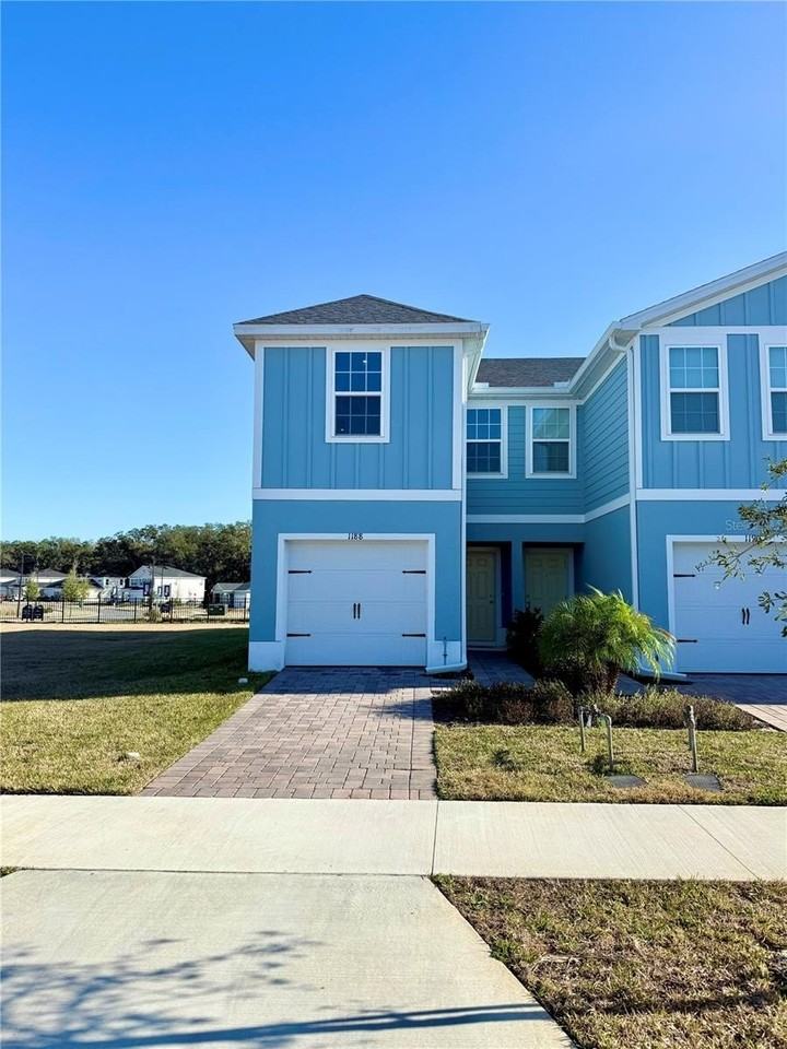 1188 Port Blue Way - Photo 2 of 32