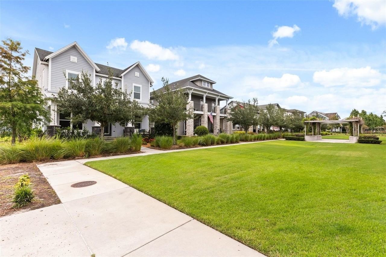 13785 Behring Ave - Photo 4 of 50