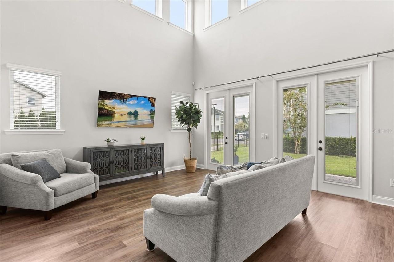 13785 Behring Ave - Photo 6 of 50