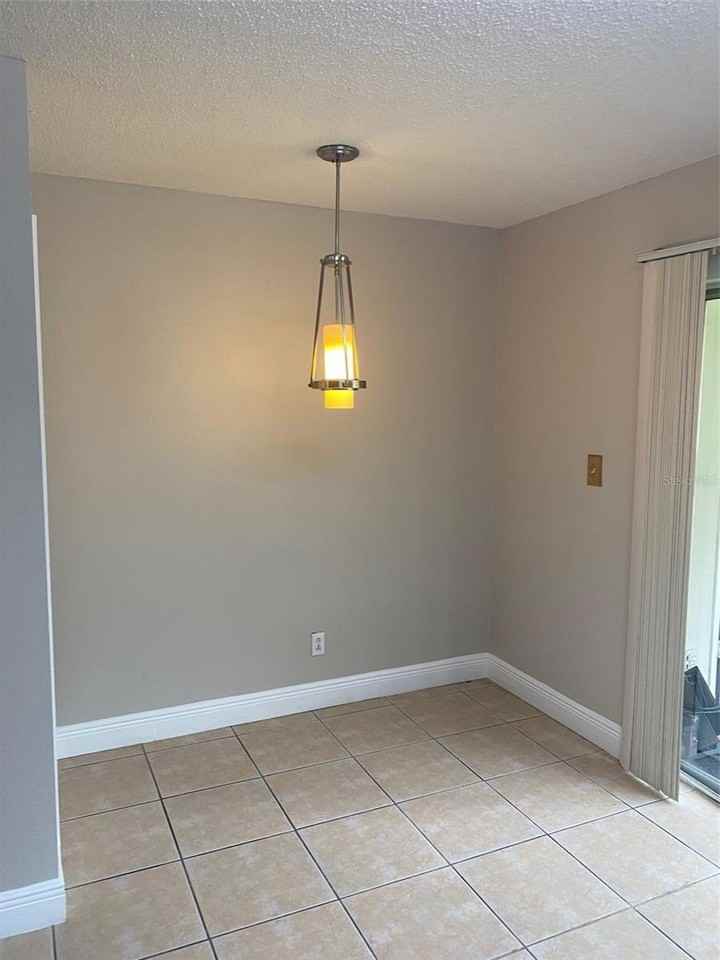 130 Rhoden Ln - Photo 4 of 22