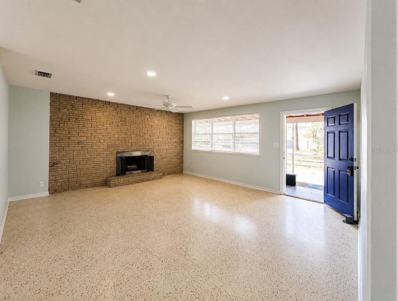 1145 Cordova Ave - Photo 4 of 19