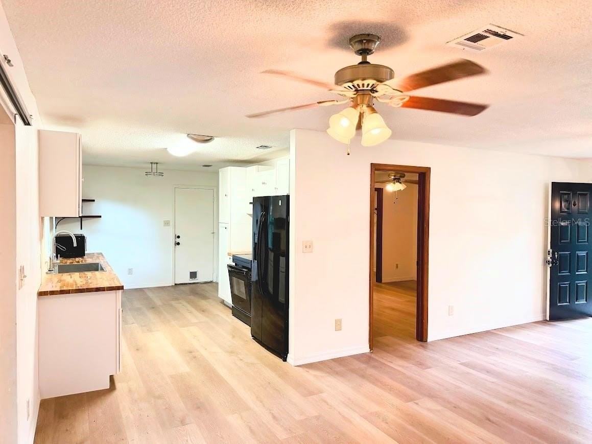 601 Ne 27th St - Photo 5 of 13