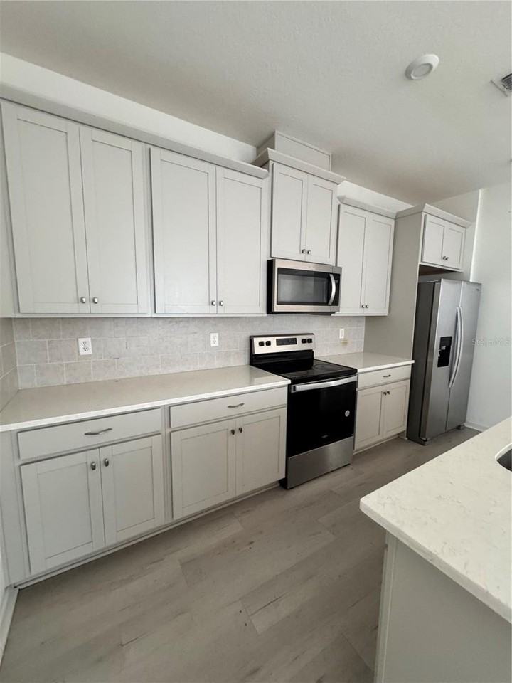 11420 Sunsail Ave - Photo 7 of 22