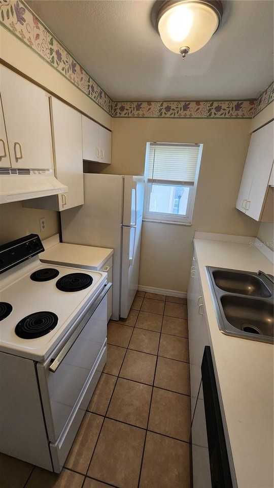 834 Sky Lake Cir #C - Photo 6 of 15