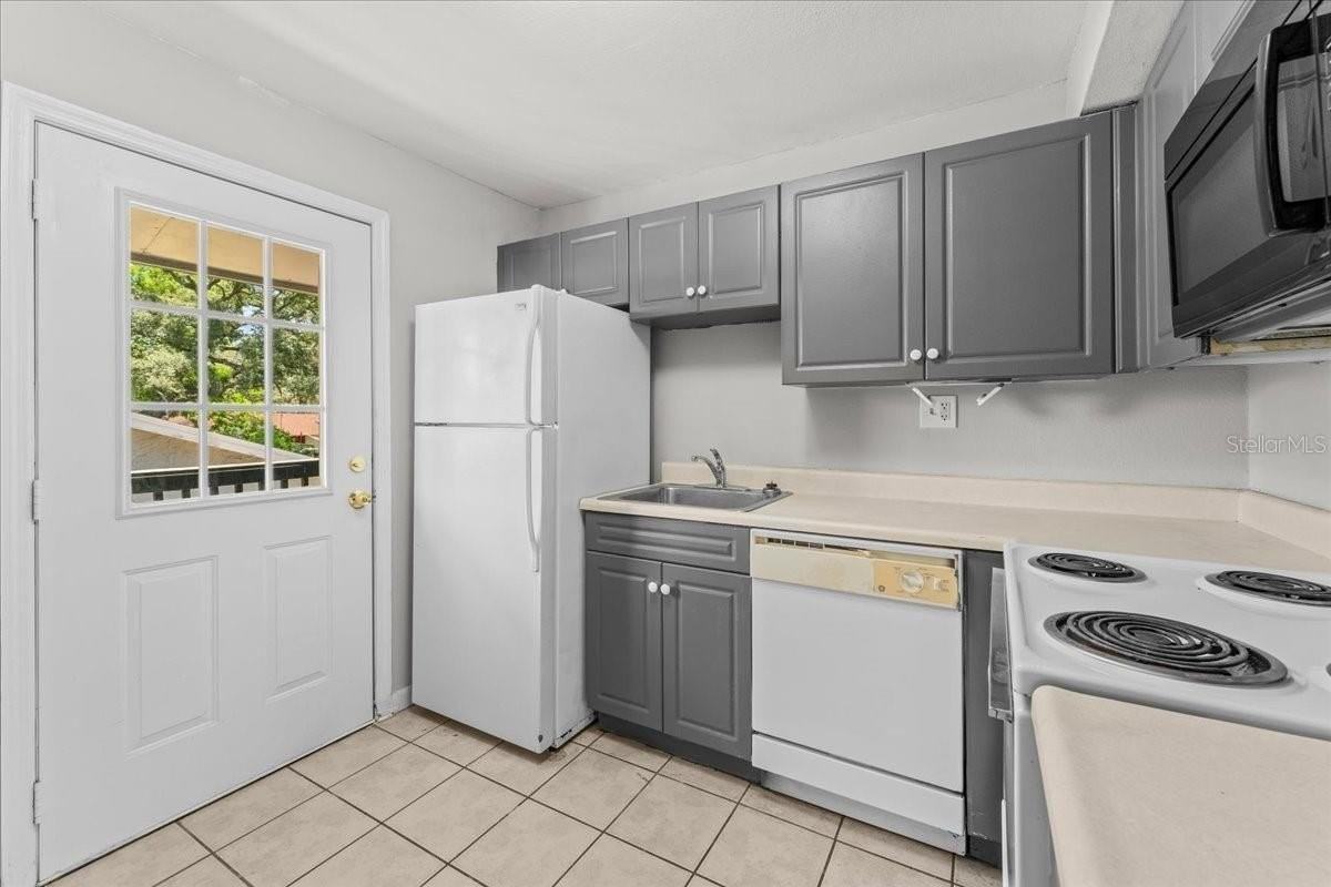 12407 Oak Cedar Pl #202 - Photo 3 of 23