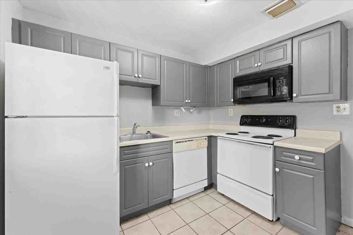 12407 Oak Cedar Pl #202 - Photo 4 of 23