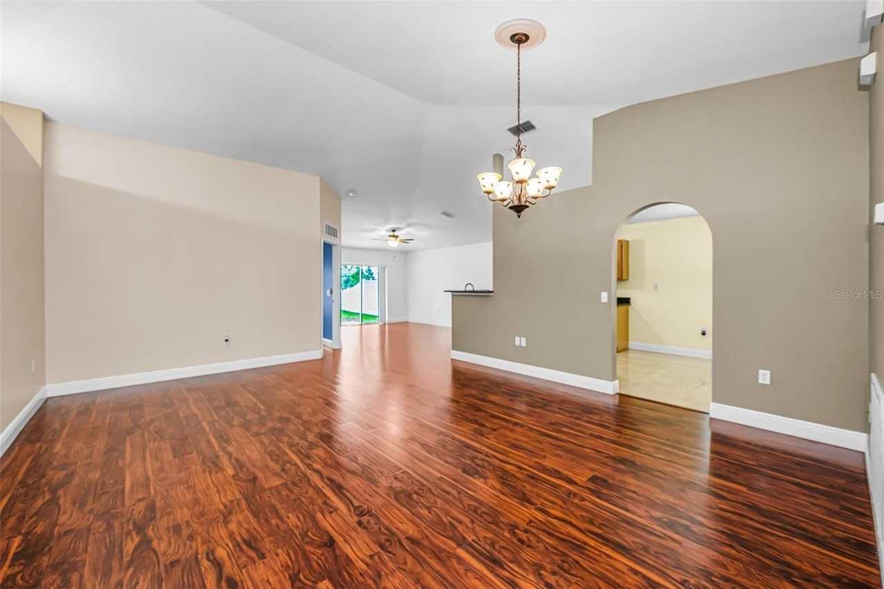 17029 Torvest Ct - Photo 3 of 37