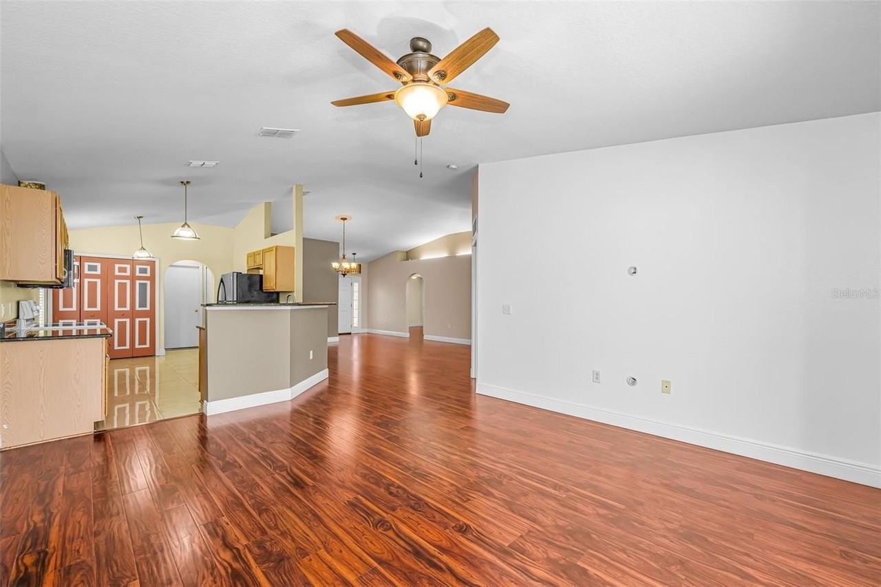 17029 Torvest Ct - Photo 5 of 37
