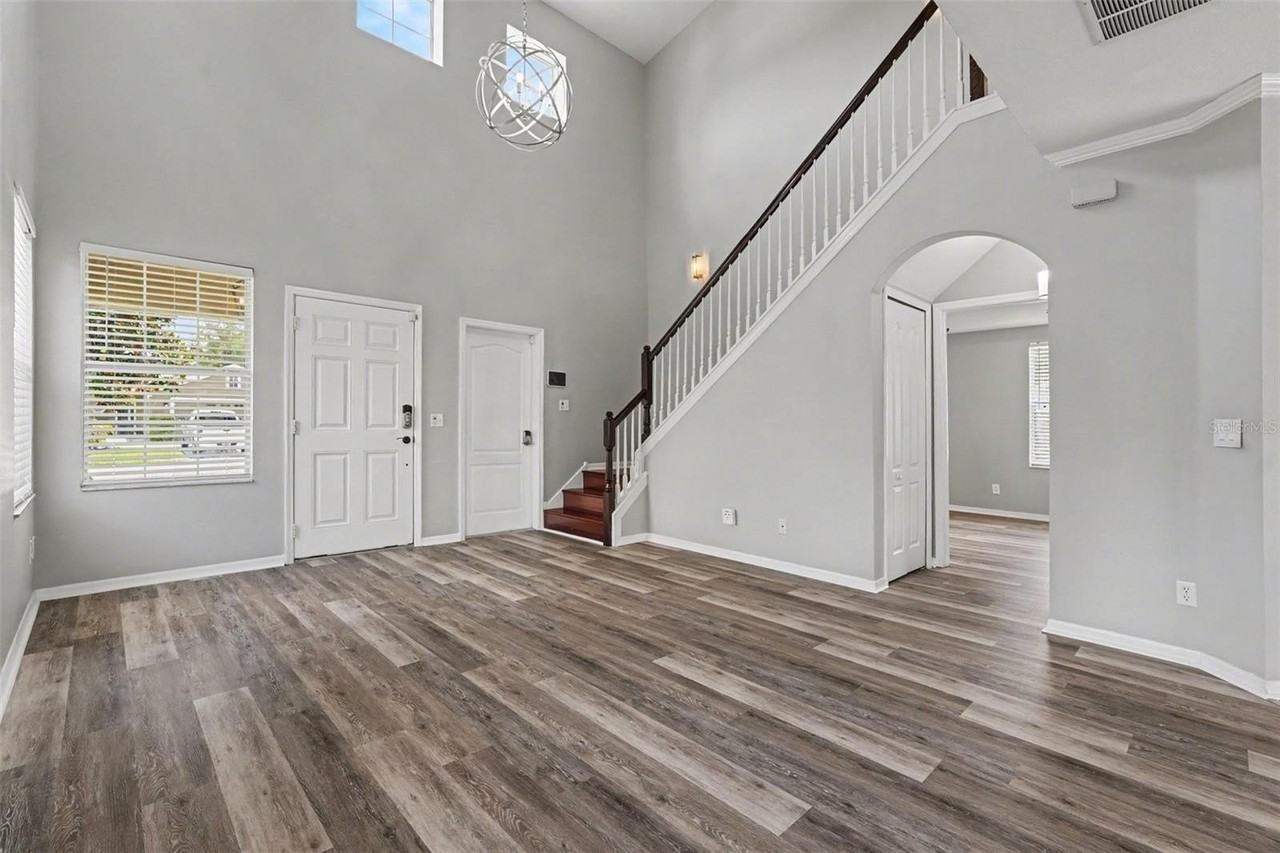 4249 Old Waverly Ct - Photo 5 of 31