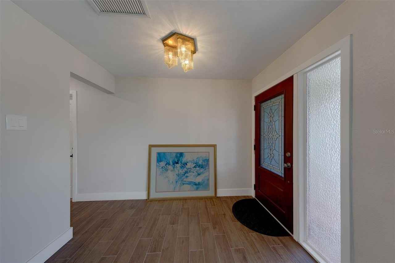 11602 Grove St - Photo 5 of 50