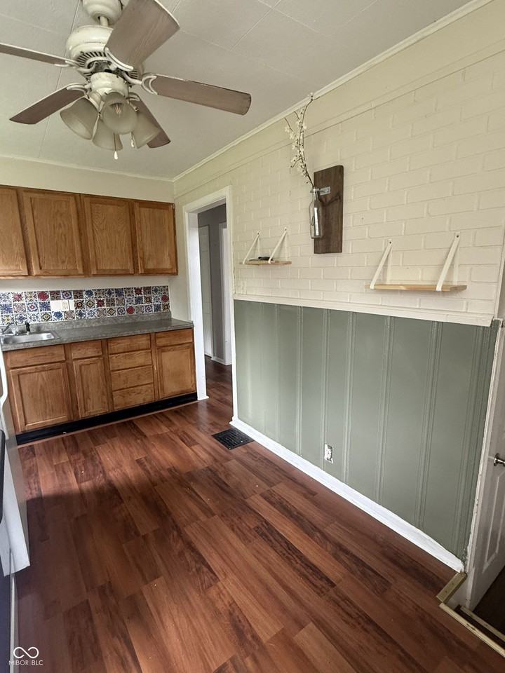 4430 Primrose Ave - Photo 2 of 5