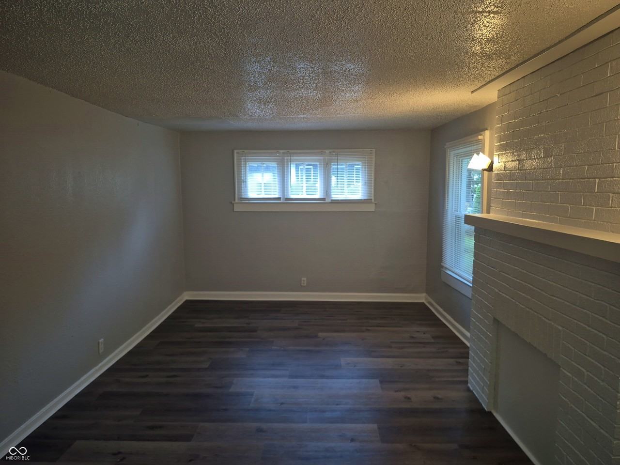 3338 N Kenwood Ave - Photo 5 of 28