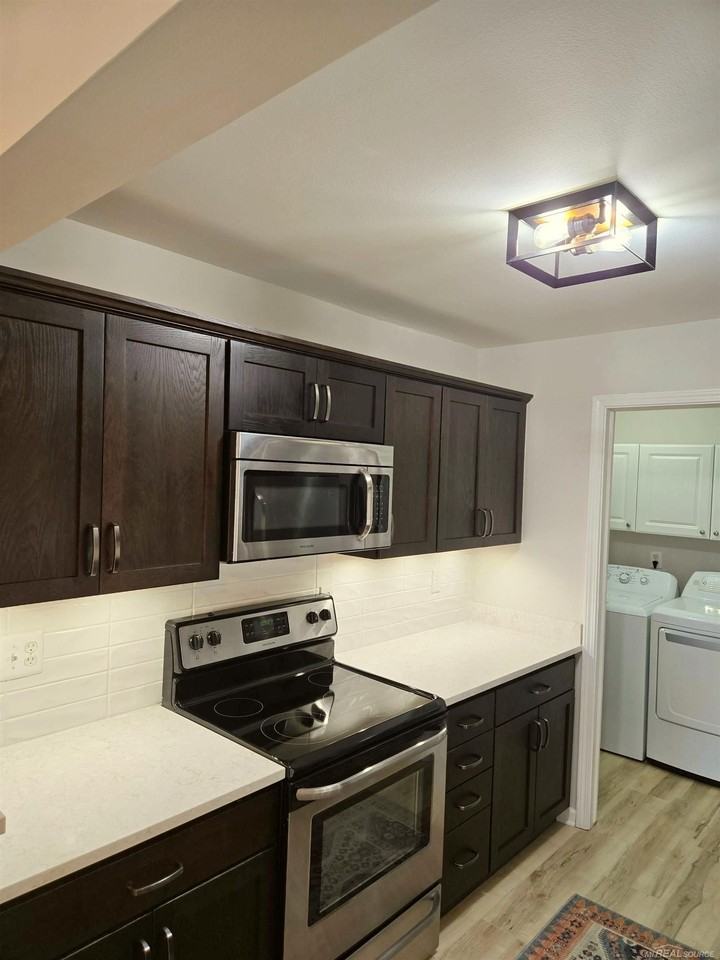 56630 Chesapeake Trl - Photo 3 of 43