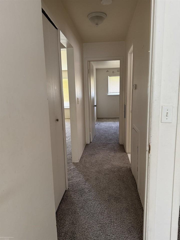 21953 Coolidge Hwy - Photo 6 of 14