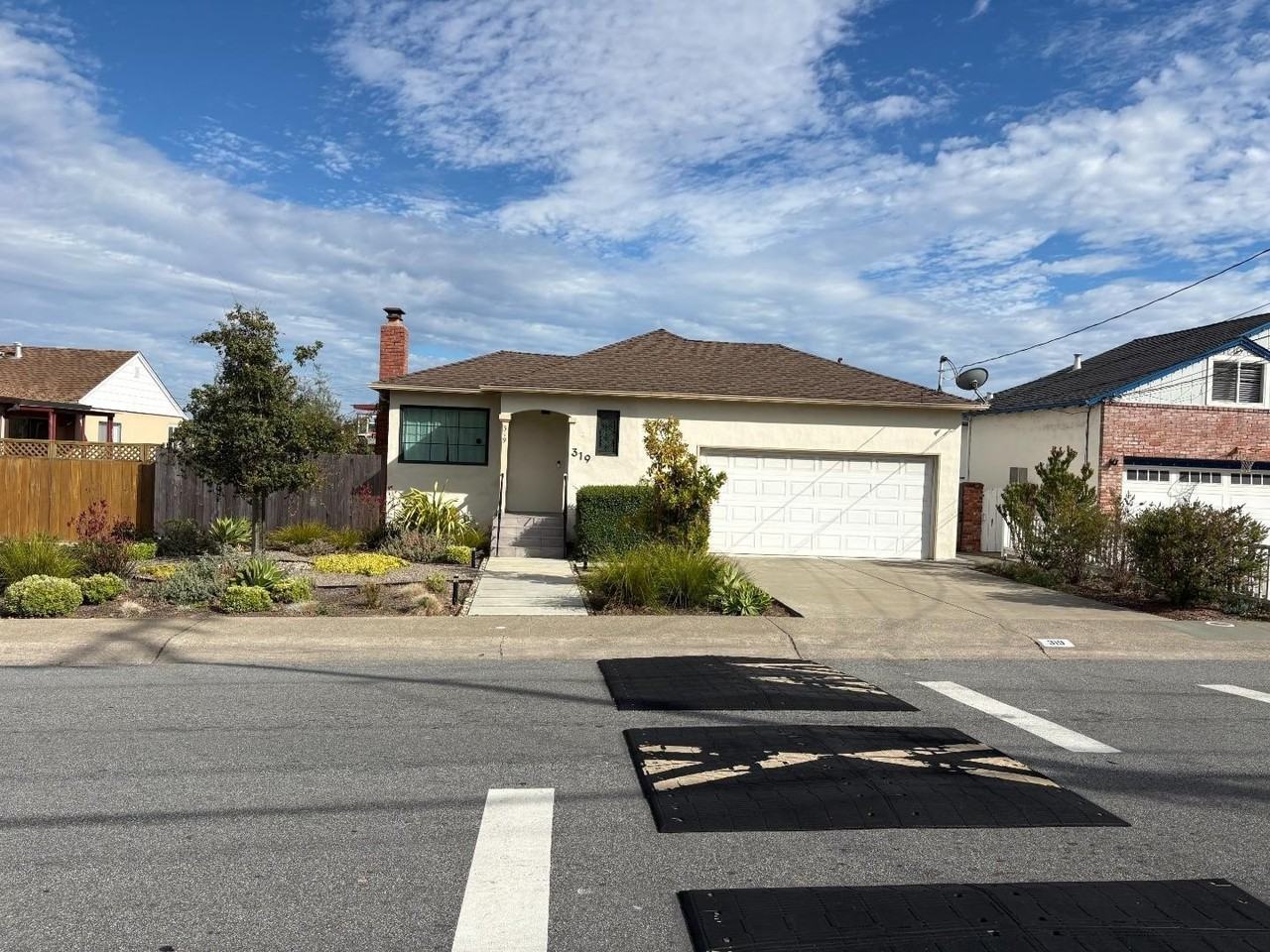 319 Helen Dr - Photo 3 of 17