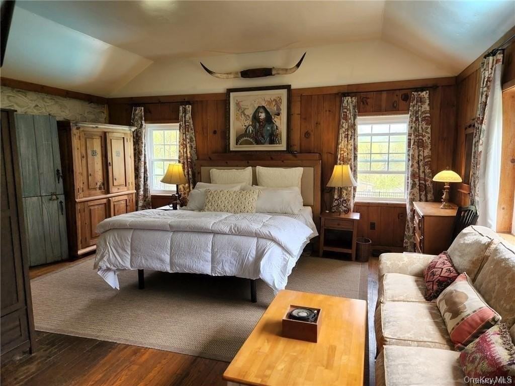 649 Lakes Rd - Photo 3 of 7